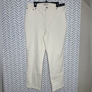 NWT Abercrombie 90’s Ultra High Rise Straight Winter White Cream Jean Size 33